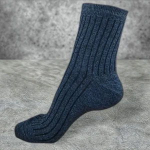 Men’s fall-winter dark gray socks, warm, cozy, and perfect for seasonal comfort.
